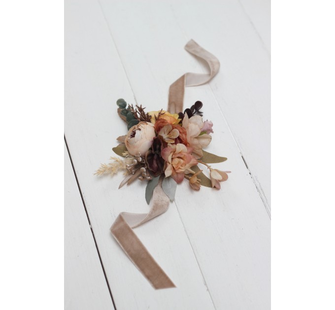  Wedding boutonnieres and wrist corsage  in cinnamon ivory pale orange color scheme. Flower accessories. 5093