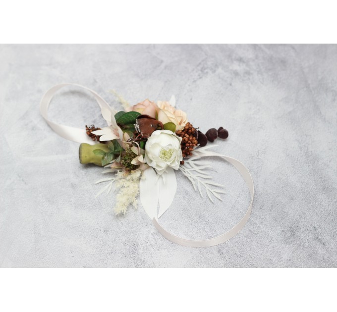 Wedding boutonnieres and wrist corsage  in beige white blush pink color scheme. Flower accessories. 5113