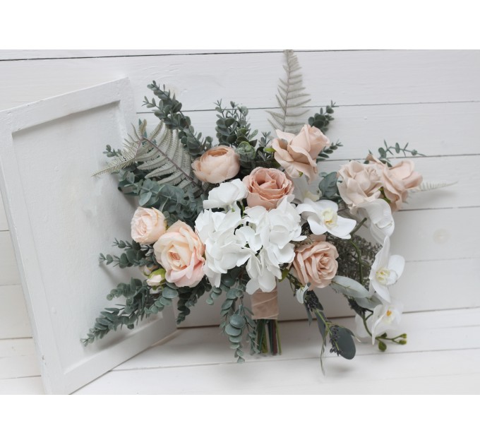 Wedding bouquets in white beige colors. Bridal bouquet. Faux bouquet. Bridesmaid bouquet. 5119-0023