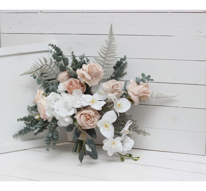 Wedding bouquets in white beige colors. Bridal bouquet. Faux bouquet. Bridesmaid bouquet. 5119-0023
