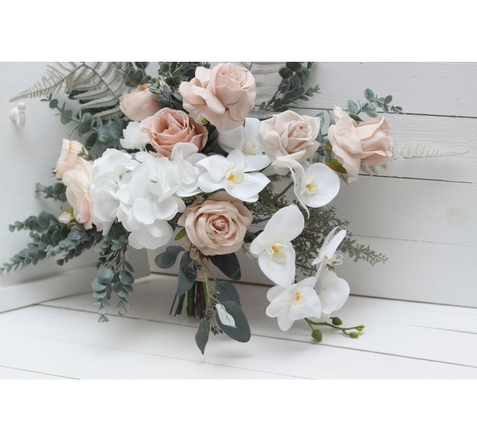 Wedding bouquets in white beige colors. Bridal bouquet. Faux bouquet. Bridesmaid bouquet. 5119-0023