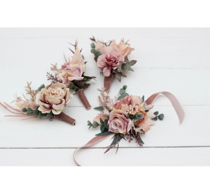  Wedding boutonnieres and wrist corsage  in dusty rose blush pink color scheme. Flower accessories. 5123