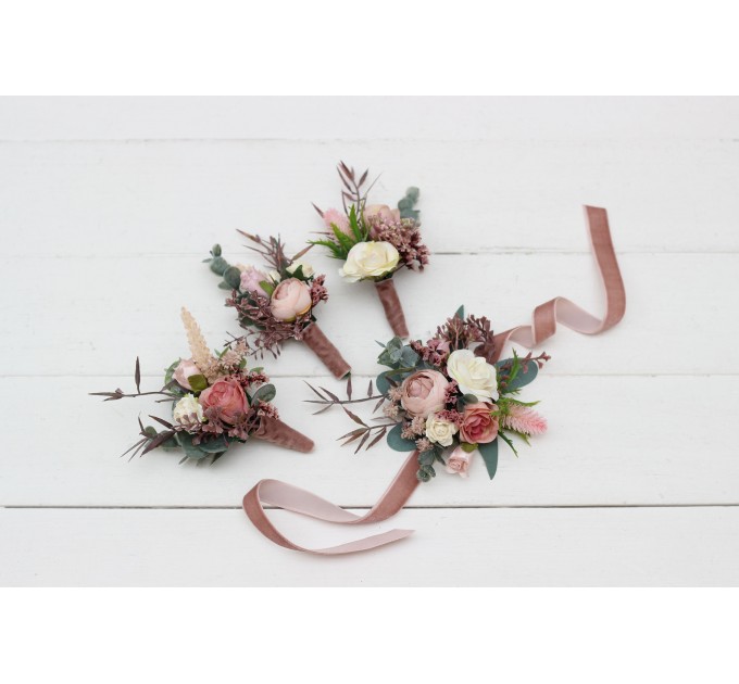 Wedding boutonnieres and wrist corsage in dusty rose cream blush pink color scheme. Flower accessories. 5122