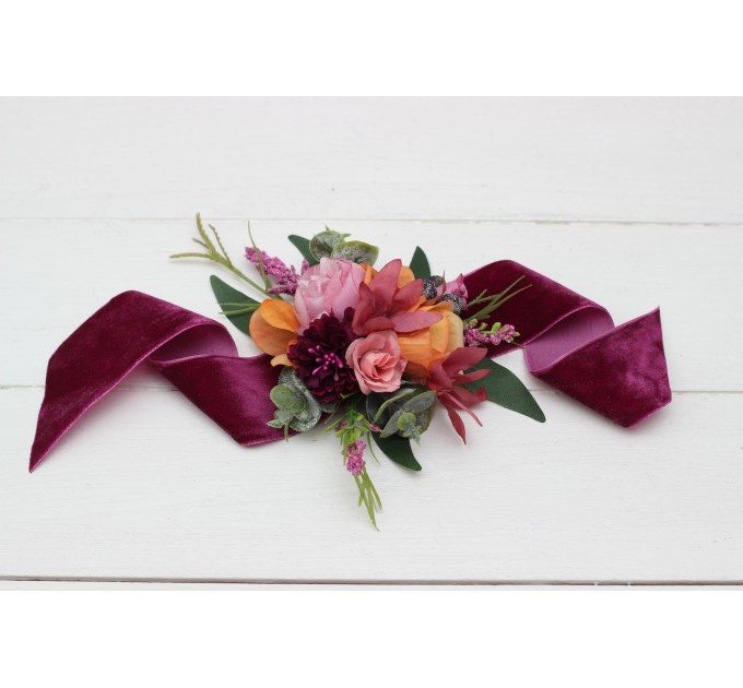  Wedding boutonnieres and wrist corsage  in jewel-tone color scheme. Flower accessories. 5127