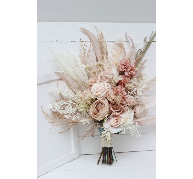 Pampas grass bouquet. Beige ivory blush pink flowers. Bridal bouquet. Faux bouquet .Fall wedding. Silk flowers. Boho wedding. Boho bouquet. Bridesmaid bouquet. 5143