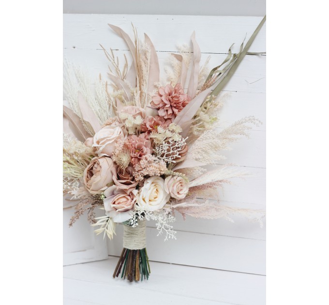 Pampas grass bouquet. Beige ivory blush pink flowers. Bridal bouquet. Faux bouquet .Fall wedding. Silk flowers. Boho wedding. Boho bouquet. Bridesmaid bouquet. 5143