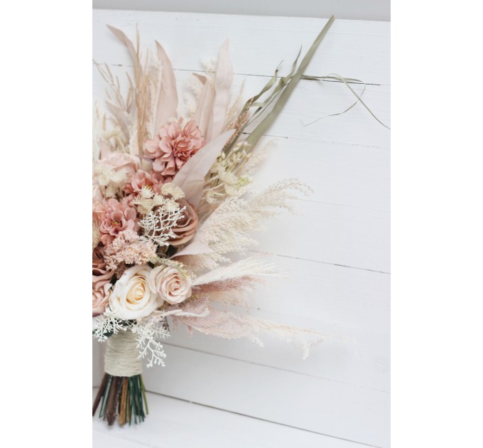 Pampas grass bouquet. Beige ivory blush pink flowers. Bridal bouquet. Faux bouquet .Fall wedding. Silk flowers. Boho wedding. Boho bouquet. Bridesmaid bouquet. 5143