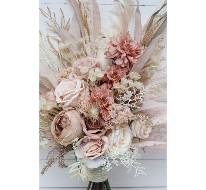 Pampas grass bouquet. Beige ivory blush pink flowers. Bridal bouquet. Faux bouquet .Fall wedding. Silk flowers. Boho wedding. Boho bouquet. Bridesmaid bouquet. 5143