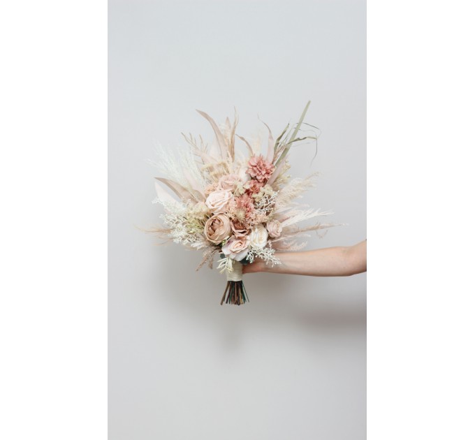 Pampas grass bouquet. Beige ivory blush pink flowers. Bridal bouquet. Faux bouquet .Fall wedding. Silk flowers. Boho wedding. Boho bouquet. Bridesmaid bouquet. 5143