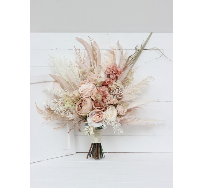 Pampas grass bouquet. Beige ivory blush pink flowers. Bridal bouquet. Faux bouquet .Fall wedding. Silk flowers. Boho wedding. Boho bouquet. Bridesmaid bouquet. 5143