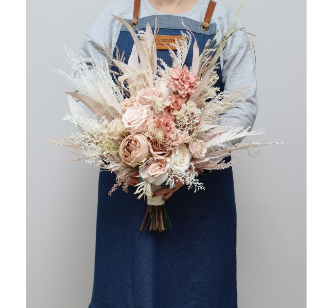 Pampas grass bouquet. Beige ivory blush pink flowers. Bridal bouquet. Faux bouquet .Fall wedding. Silk flowers. Boho wedding. Boho bouquet. Bridesmaid bouquet. 5143