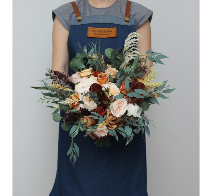 Wedding bouquets in rust brown ivory colors. Bridal bouquet. Boho wedding. Cascading bouquet. Faux bouquet. Bridesmaid bouquet. 0019