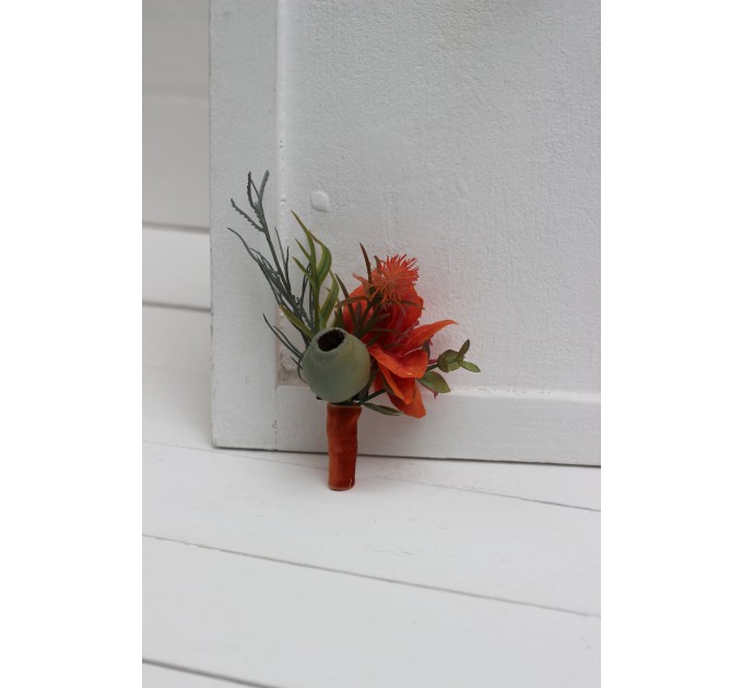 Wedding boutonnieres and wrist corsage in rust burgundy color scheme. Flower accessories. 5161