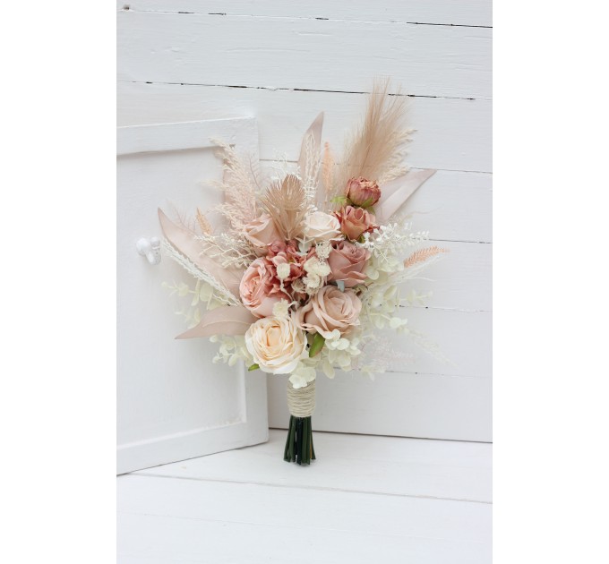 Pampas grass bouquet. Beige ivory blush pink flowers. Bridal bouquet. Faux bouquet .Fall wedding. Silk flowers. Boho wedding. Boho bouquet. Bridesmaid bouquet. 5143