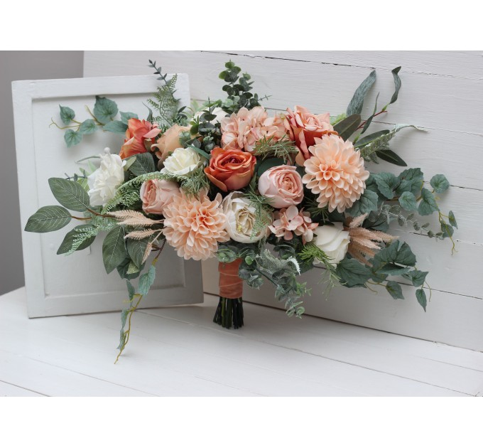 Wedding bouquets in peach cream colors. Bridal bouquet. Dahlia bouquet. Cascading bouquet Faux bouquet. Bridesmaid bouquet. 5190