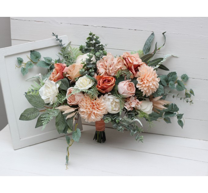 Wedding bouquets in peach cream colors. Bridal bouquet. Dahlia bouquet. Cascading bouquet Faux bouquet. Bridesmaid bouquet. 5190