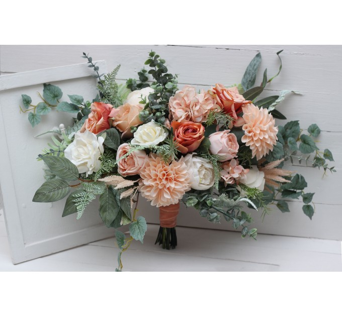 Wedding bouquets in peach cream colors. Bridal bouquet. Dahlia bouquet. Cascading bouquet Faux bouquet. Bridesmaid bouquet. 5190