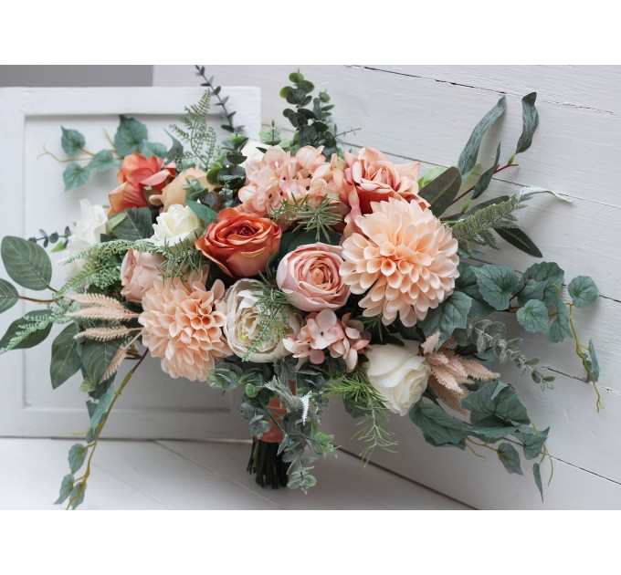 Wedding bouquets in peach cream colors. Bridal bouquet. Dahlia bouquet. Cascading bouquet Faux bouquet. Bridesmaid bouquet. 5190