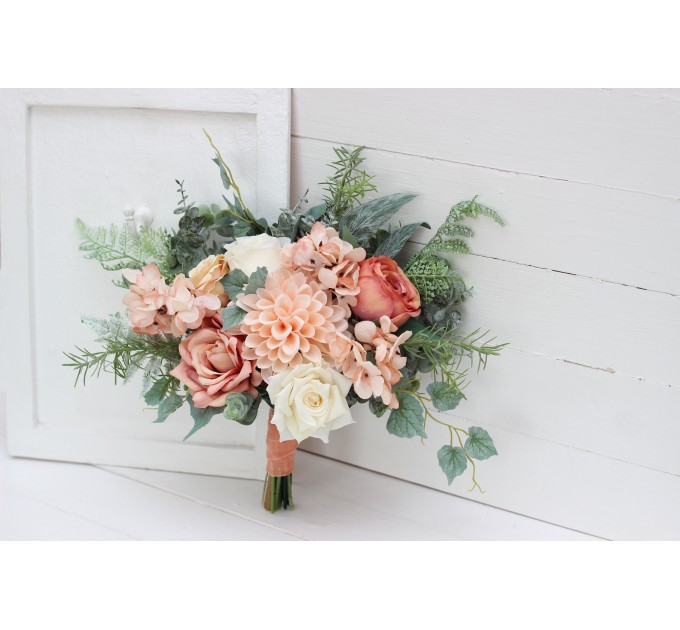 Wedding bouquets in peach cream colors. Bridal bouquet. Dahlia bouquet. Cascading bouquet Faux bouquet. Bridesmaid bouquet. 5190