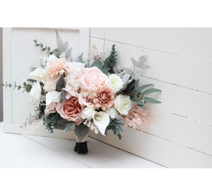 Wedding bouquets in white blush pink colors. Bridal bouquet. Fauxbouquet. Bridesmaid bouquet. 5204