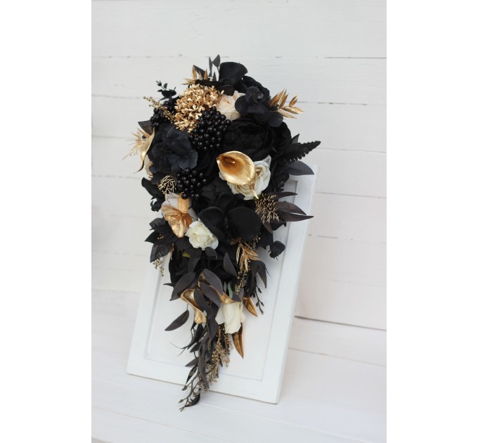 Ivory, Black, and Gold Wedding Bouquets – Gothic & Moody Bridal Designs