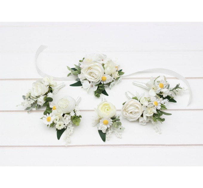 Wedding Boutonnieres & Wrist Corsage in White | Daisy Boutonniere & Mother Corsage