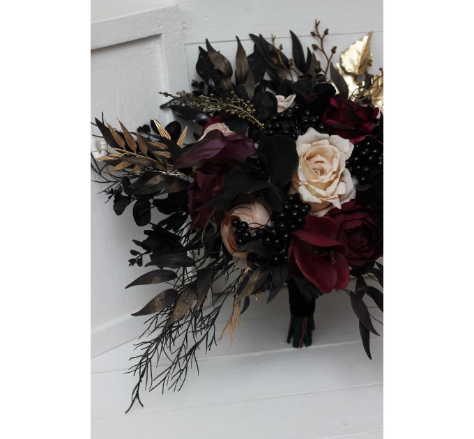 Wedding bouquets in deep purple black gold beige colors. Bridal bouquet. Cascading bouquet. Faux bouquet. Bridesmaid bouquet. Halloween wedding. BLACK