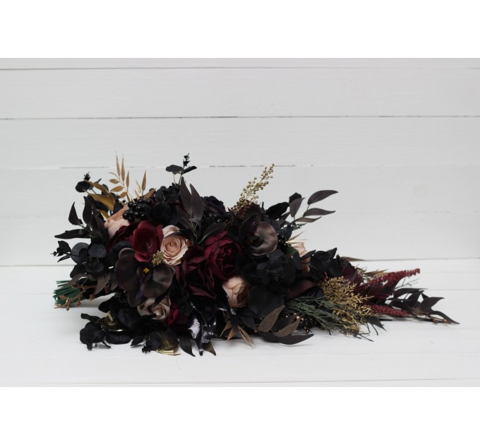 Wedding bouquets in deep purple black gold beige colors. Bridal bouquet. Cascading bouquet. Faux bouquet. Bridesmaid bouquet. Halloween wedding. BLACK
