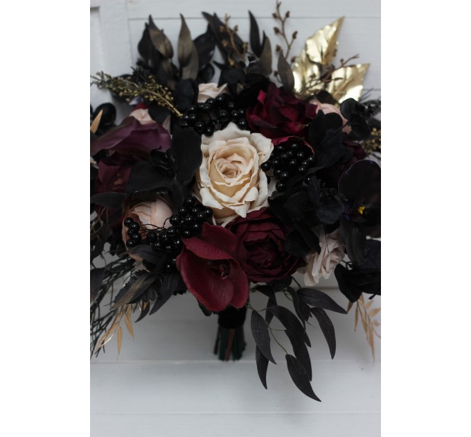 Wedding bouquets in deep purple black gold beige colors. Bridal bouquet. Cascading bouquet. Faux bouquet. Bridesmaid bouquet. Halloween wedding. BLACK