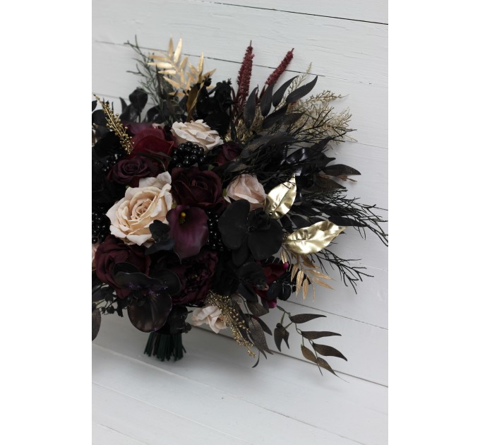 Wedding bouquets in deep purple black gold beige colors. Bridal bouquet. Cascading bouquet. Faux bouquet. Bridesmaid bouquet. Halloween wedding. BLACK