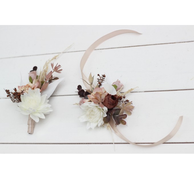  Wedding boutonnieres and wrist corsage  in beige white brown color theme. Flower accessories. 0026