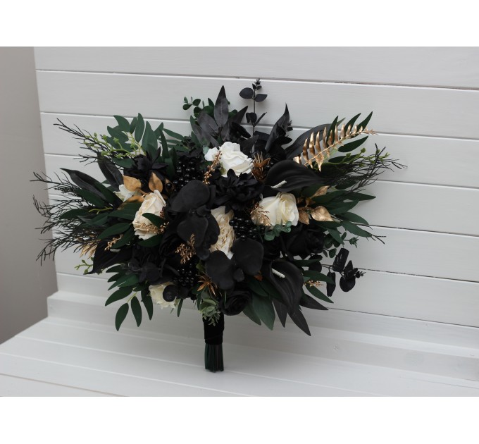 Hunter Green, Ivory, Black, and Gold Wedding Bouquets – Classic & Cascading Bridal Designs