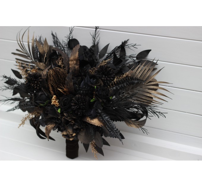 Black and Gold Gothic Wedding Bouquet – Vintage Style Bridal and Bridesmaid Designs