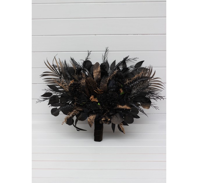 Black and Gold Gothic Wedding Bouquet – Vintage Style Bridal and Bridesmaid Designs
