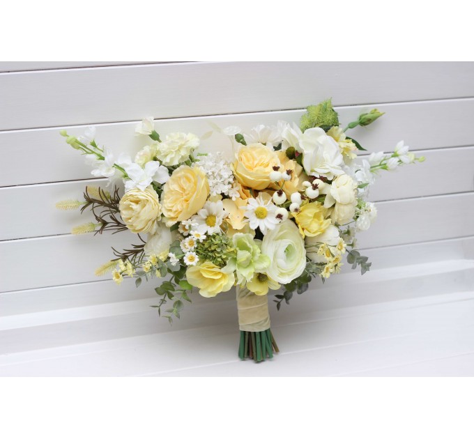 White and Yellow and Green Bouquets for Spring-Summer Weddings