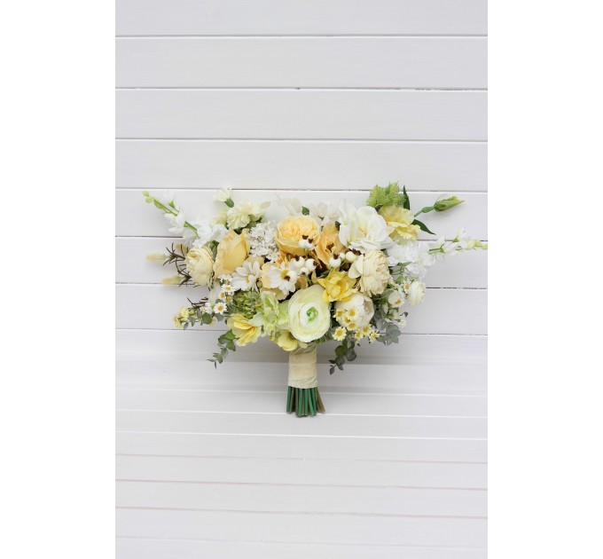 White and Yellow and Green Bouquets for Spring-Summer Weddings