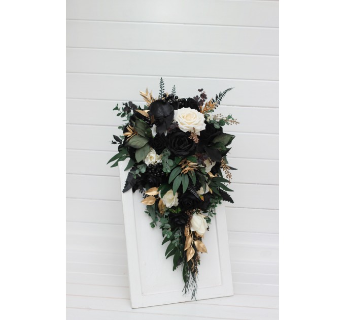 Hunter Green, Ivory, Black, and Gold Wedding Bouquets – Classic & Cascading Bridal Designs