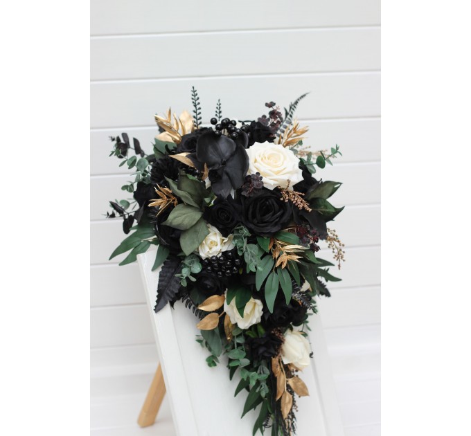 Hunter Green, Ivory, Black, and Gold Wedding Bouquets – Classic & Cascading Bridal Designs