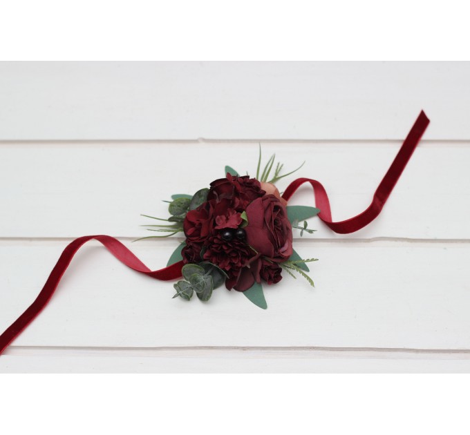 Wedding boutonnieres and wrist corsage in burgundy dusty rosecolor scheme. Flower accessories. 5329