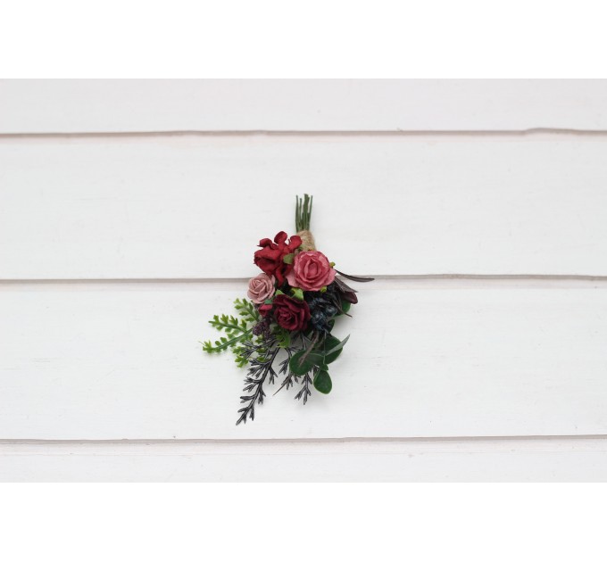 Wedding boutonnieres in burgundy dusty rose color scheme. Flower accessories. Pocket boutonniere. Square flowers. 5341