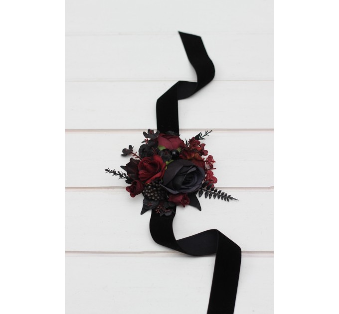 Wedding boutonnieres and wrist corsage in black and burgundy color scheme. Flower accessories. Pocket boutonniere. 5325