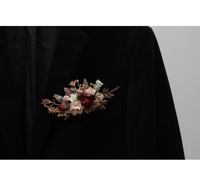 Wedding boutonnieres in blush pink burgundy color scheme. Flower accessories. Pocket boutonniere. Square flowers. Rustic wedding. 5342