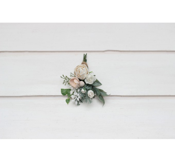 Wedding boutonniere in white blush pink color scheme. Flower accessories. Groom boutonniere. 5347