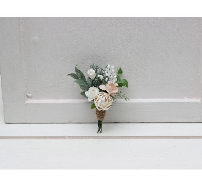 Wedding boutonniere in white blush pink color scheme. Flower accessories. Groom boutonniere. 5347