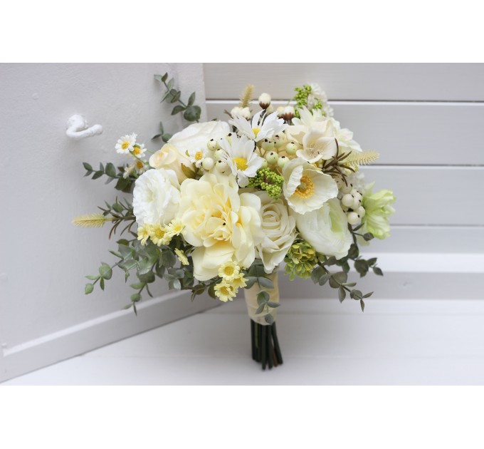 White and Yellow and Green Bouquets for Spring-Summer Weddings