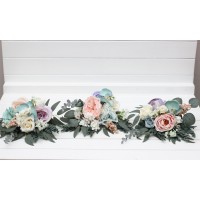 Simple wedding table flowersin lilac pink teal colors. Mini bouquets for vases in soft pastel color scheme. Flowers for wedding decor. Table flowers. Centerpiece. 5259