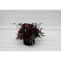 Burgundy flower centerpiece in mody theme. Table decor. Wedding flowers in box. 5230