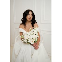 White bridal bouquet. Spring summer faux flowers Wedding bouquet with anemones tulips, and daisies. White wildflowers bouquet. 5388