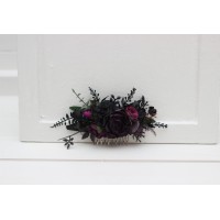 Flower comb in black, purple, and magenta color scheme. Gothic wedding accessories for hair. Bridal flower comb. Halloween moody wedding. 5370