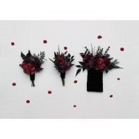 Burgundy purple black boutonniere set .Gothic wedding buttonholes and pocket flowers. 5432